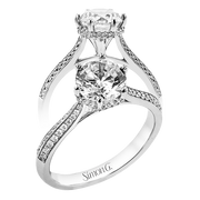 Engagement Ring in 18k Gold with Diamonds