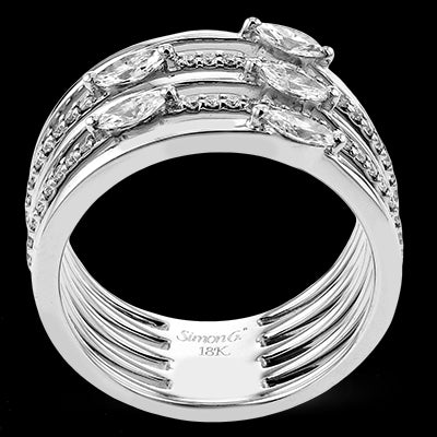 Right Hand Ring in 18k Gold with Diamonds