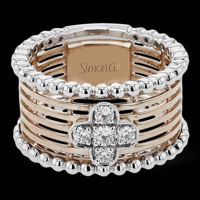 Right Hand Ring in 18k Gold with Diamonds