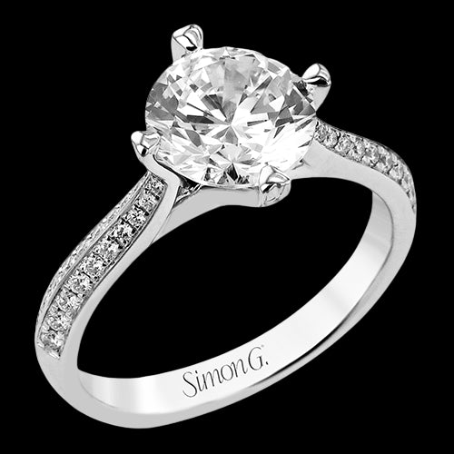 Engagement Ring in 18k Gold with Diamonds