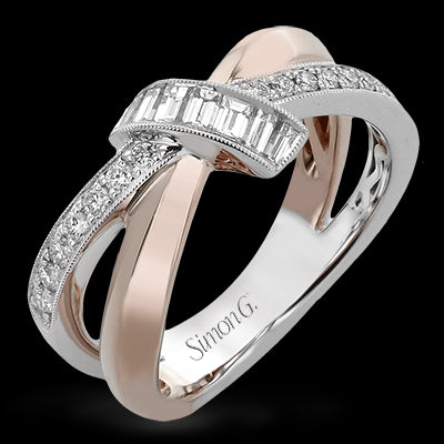 Right Hand Ring in 18k Gold with Diamonds