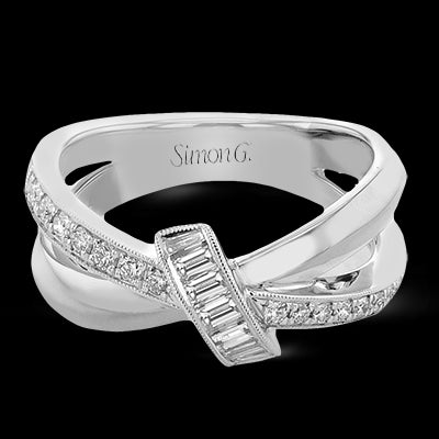 Right Hand Ring in 18k Gold with Diamonds