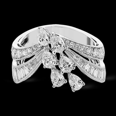 Right Hand Ring in 18k Gold with Diamonds