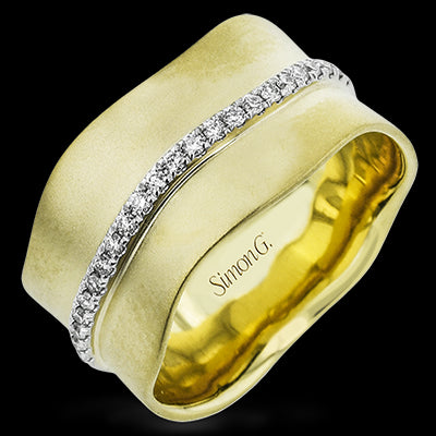 Right Hand Ring in 18k Gold with Diamonds