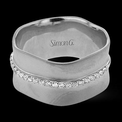 Right Hand Ring in 18k Gold with Diamonds