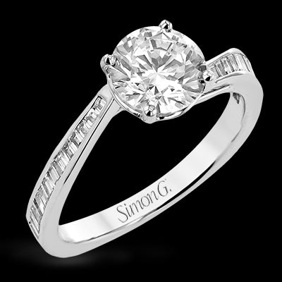 Engagement Ring in 18k Gold