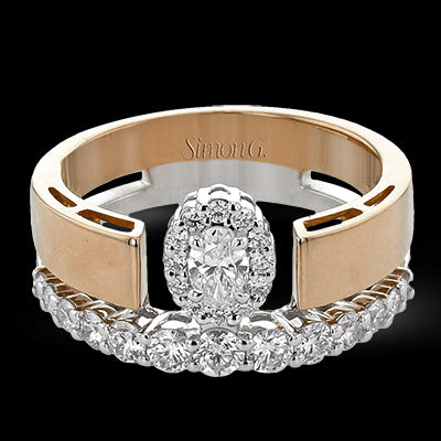 Right Hand Ring in 18k Gold with Diamonds