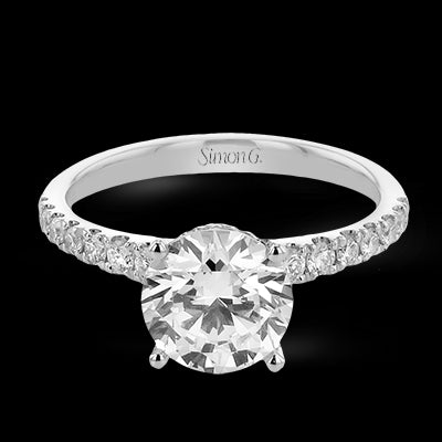 Engagement Ring in 18k Gold with Diamonds