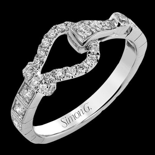 Right Hand Ring in 18k Gold with Diamonds