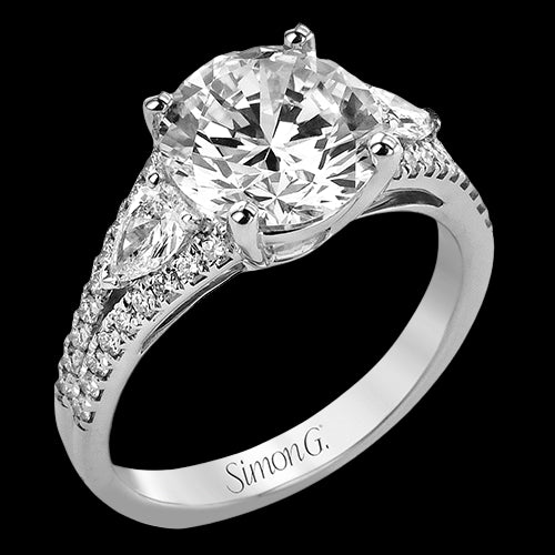 Engagement Ring in 18k Gold with Diamonds