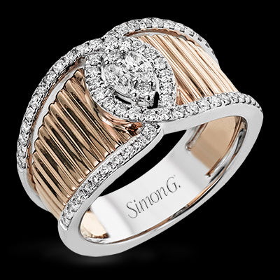Right Hand Ring in 18k Gold with Diamonds