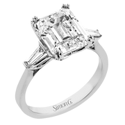 Engagement Ring in 18k Gold