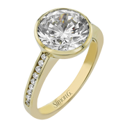 Engagement Ring in 18k Gold with Diamonds