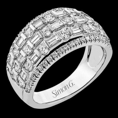 Right Hand Ring in 18k Gold with Diamonds