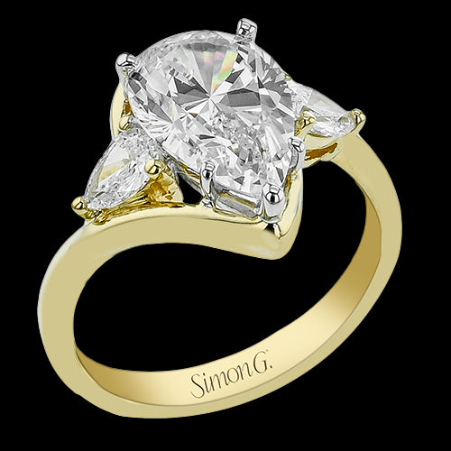 Engagement Ring in 18k Gold