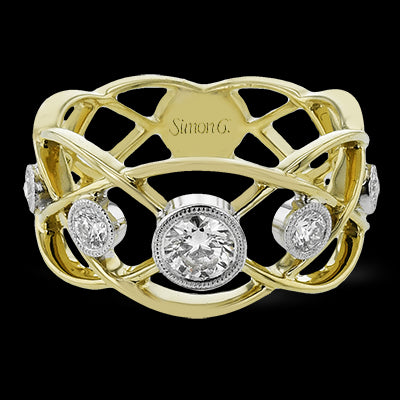 Right Hand Ring in 18k Gold with Diamonds