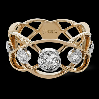 Right Hand Ring in 18k Gold with Diamonds