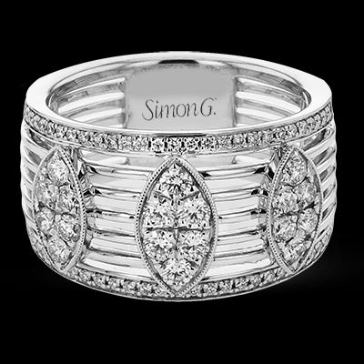 Right Hand Ring in 18k Gold with Diamonds