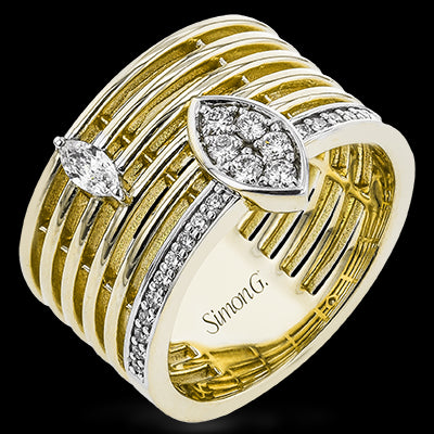 Right Hand Ring in 18k Gold with Diamonds