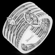 Right Hand Ring in 18k Gold with Diamonds