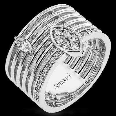 Right Hand Ring in 18k Gold with Diamonds