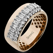 Right Hand Ring in 18k Gold with Diamonds