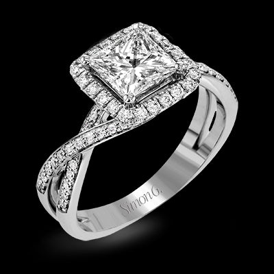 Engagement Ring in 18k Gold with Diamonds