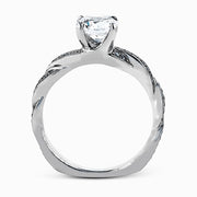 Engagement Ring in 18k Gold with Diamonds