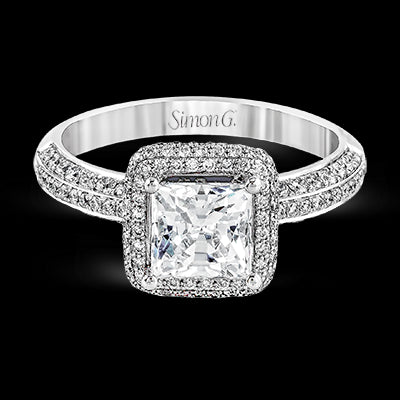 Engagement Ring in 18k Gold with Diamonds