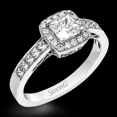 Engagement Ring in 18k Gold with Diamonds