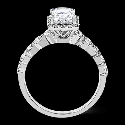 Engagement Ring in 18k Gold with Diamonds