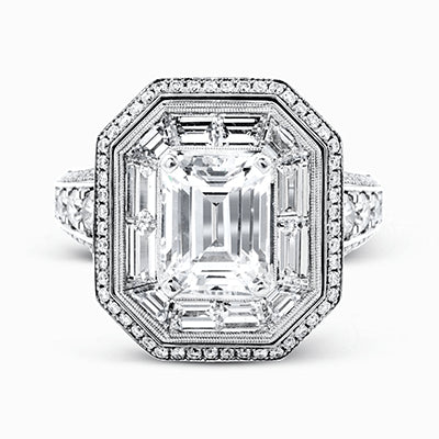 Engagement Ring in 18k Gold with Diamonds