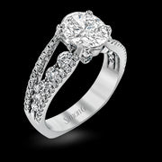 Engagement Ring in 18k Gold with Diamonds