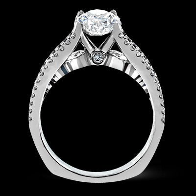 Engagement Ring in 18k Gold with Diamonds