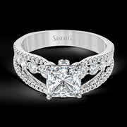 Engagement Ring in 18k Gold with Diamonds