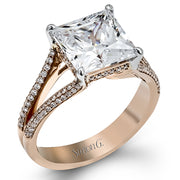 Engagement Ring in 18k Gold with Diamonds