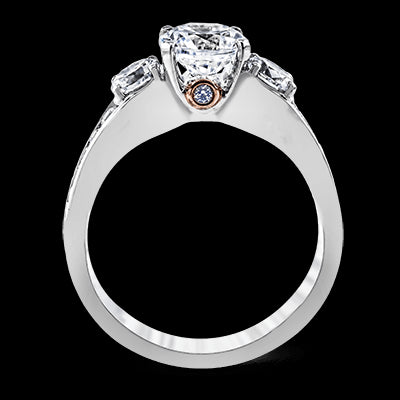 Engagement Ring in 18k Gold with Diamonds