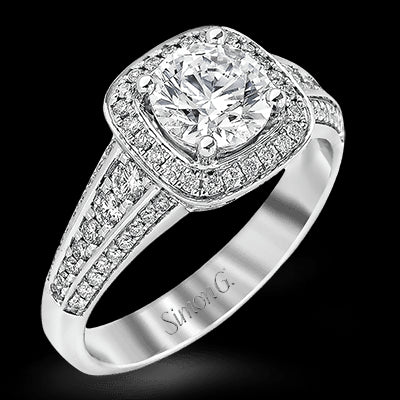 Engagement Ring in 18k Gold with Diamonds