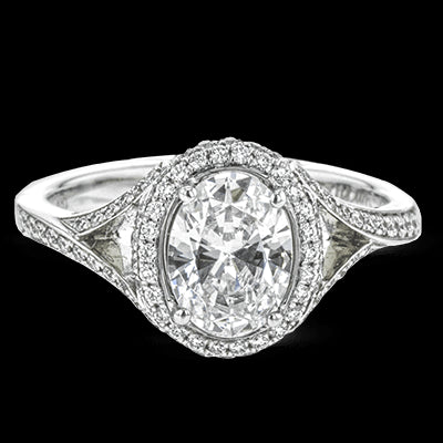 Engagement Ring in 18k Gold with Diamonds