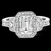 Engagement Ring in 18k Gold with Diamonds