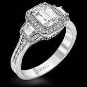 Engagement Ring in 18k Gold with Diamonds