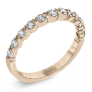 Engagement Ring in 18k Gold with Diamonds
