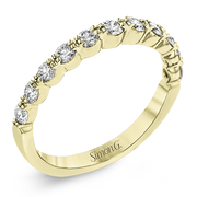 Engagement Ring in 18k Gold with Diamonds