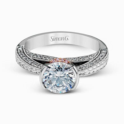 Engagement Ring in 18k Gold with Diamonds
