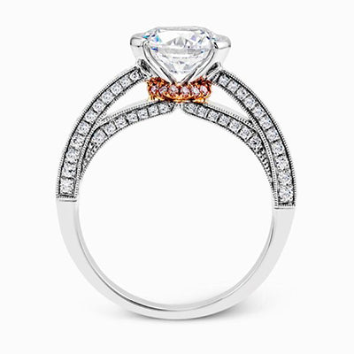 Engagement Ring in 18k Gold with Diamonds