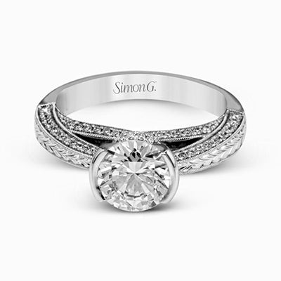 Engagement Ring in 18k Gold with Diamonds