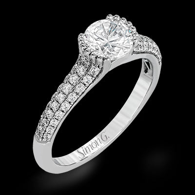 Engagement Ring in 18k Gold with Diamonds