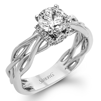 Engagement Ring in 18k Gold with Diamonds