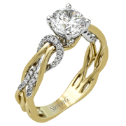 Engagement Ring in 18k Gold with Diamonds