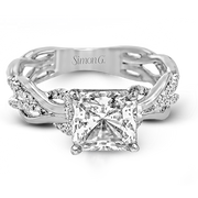 Engagement Ring in 18k Gold with Diamonds